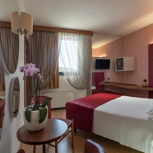 https://hotel-motel-futura.it-lombardy.com